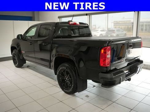 Used 2019 Chevrolet Colorado Z71 w/ Z71 Midnight Edition image 4