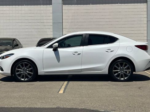 Used 2018 MAZDA MAZDA3 Touring FWD image 9