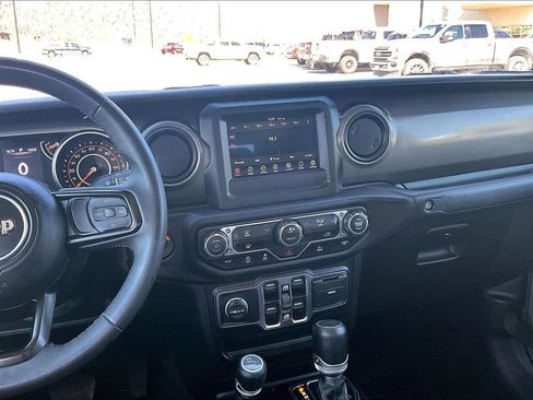 Used 2023 Jeep Gladiator Sport AWD/4WD image 6