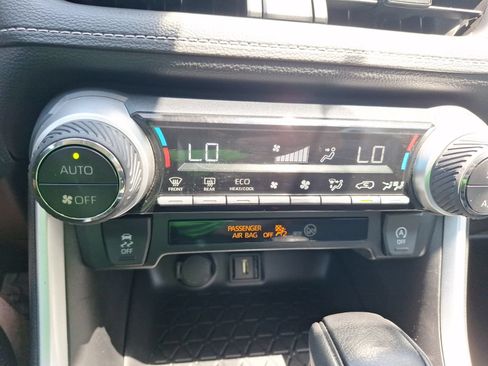 Used 2022 Toyota RAV4 XLE AWD/4WD image 26