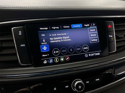 Used 2020 Buick Enclave Essence image 13