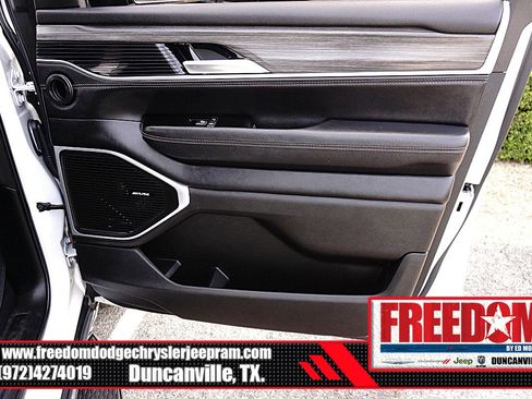 Certified 2024 Jeep Wagoneer L Series II RWD image 40
