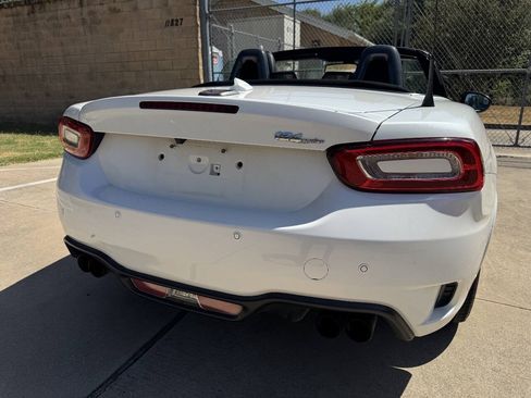 Used 2019 FIAT 124 Spider Abarth w/ Convenience Group RWD image 12