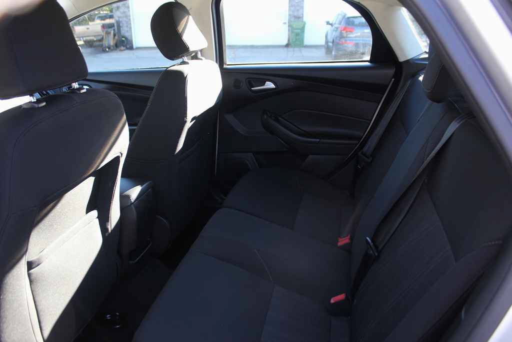 Used 2017 Ford Focus SEL FWD image 26