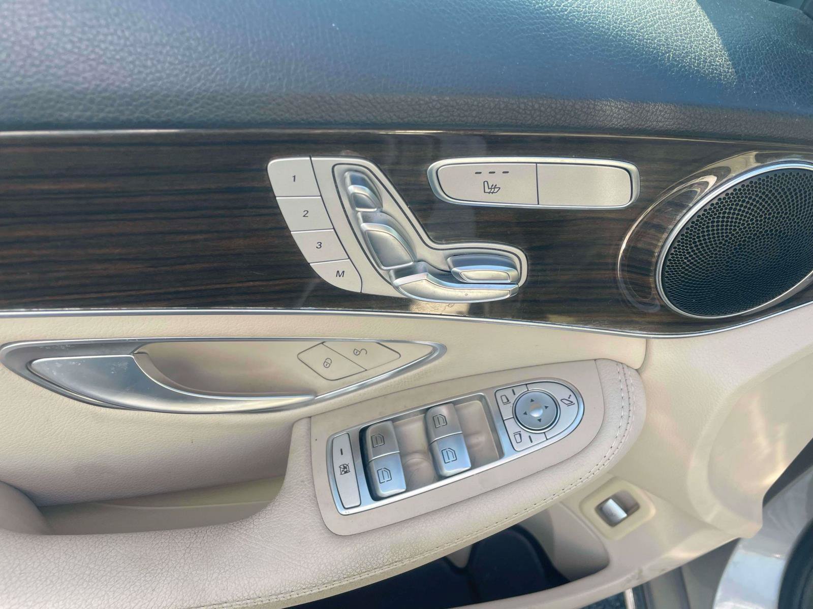 Used 2019 Mercedes-Benz C 300 Sedan image 11