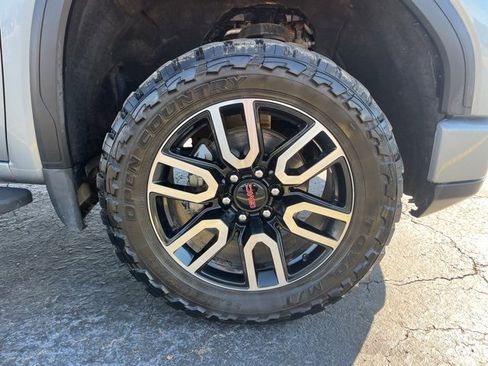 Used 2024 GMC Sierra 1500 AT4 w/ Technology Package image 7