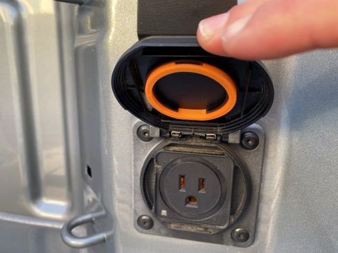 Used 2025 Chevrolet Silverado 1500 LT image 26