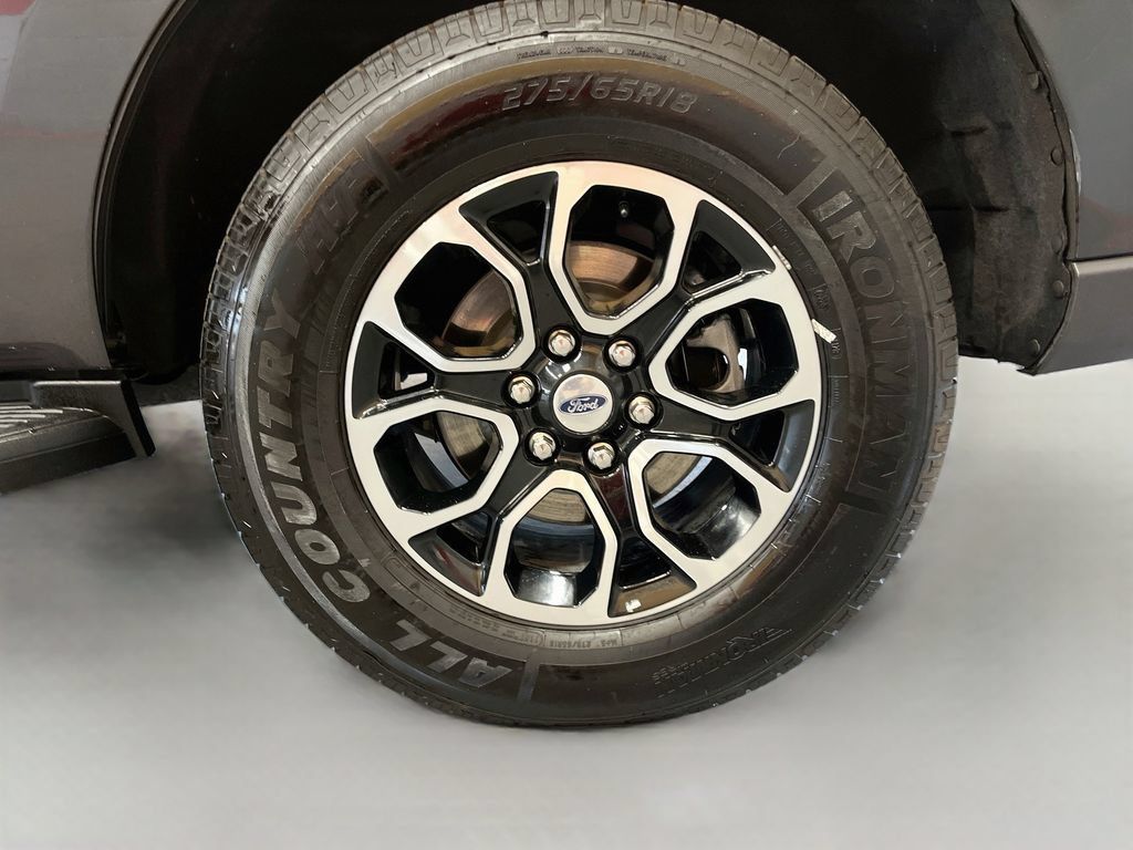 Used 2024 Ford Expedition XLT AWD/4WD image 33