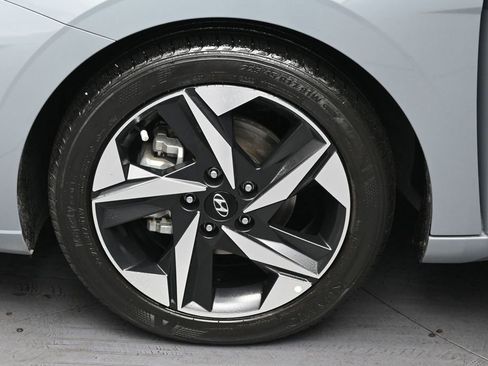 Used 2023 Hyundai Elantra Limited FWD image 38