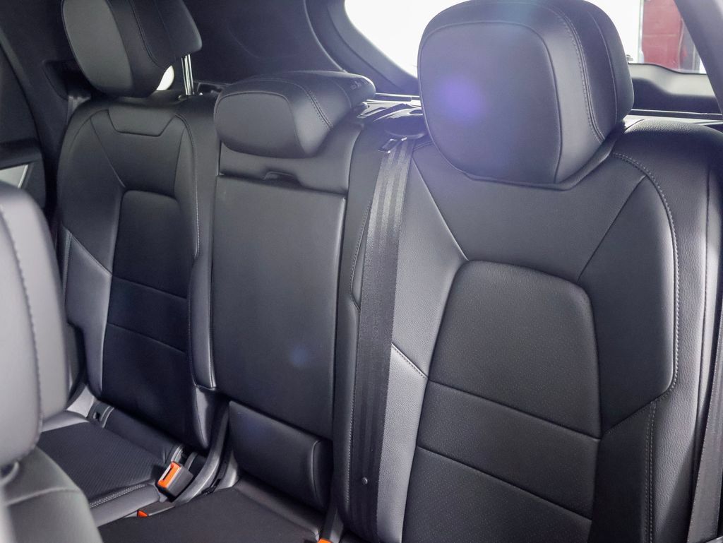Certified 2026 Porsche Cayenne E-Hybrid AWD/4WD image 13