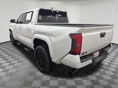 Used 2025 Toyota Tacoma SR5 AWD/4WD image 6