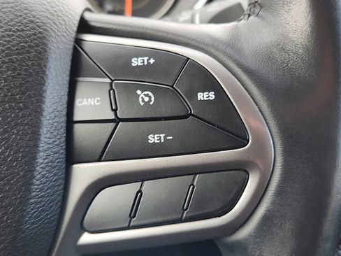 Used 2019 Jeep Cherokee Limited image 13