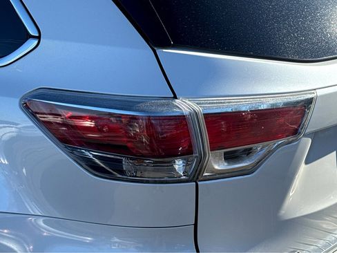 Used 2015 Toyota Highlander XLE image 6