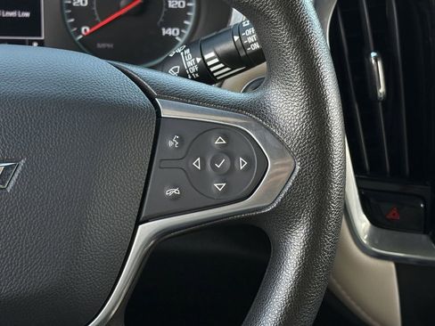 Used 2023 Chevrolet Traverse LS image 14