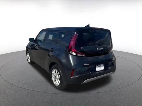 Used 2025 Kia Soul FWD image 11