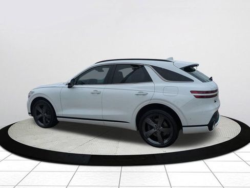 Used 2025 Genesis GV70 3.5T Sport w/ Sport Advanced Package AWD/4WD image 5