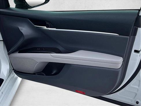 Used 2023 Toyota Camry LE image 19