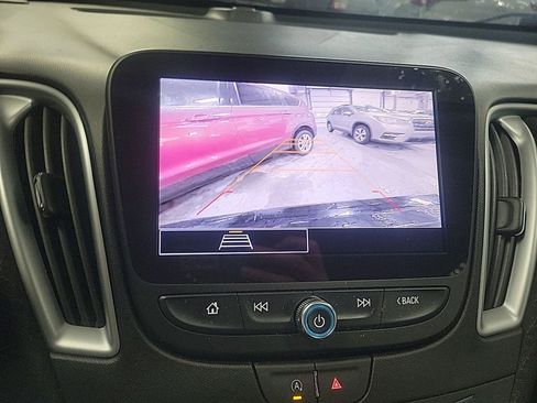 Used 2023 Chevrolet Malibu LT image 4