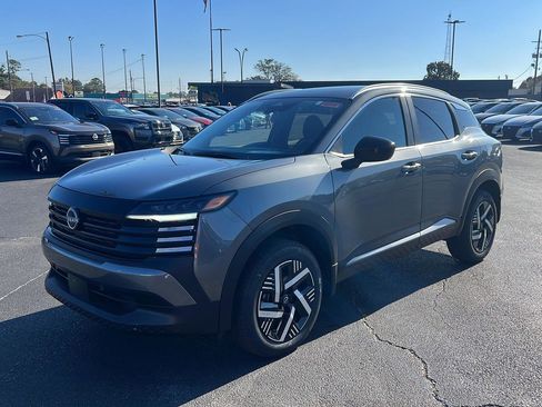 New 2026 Nissan Kicks SV w/ SV Premium Package image 7