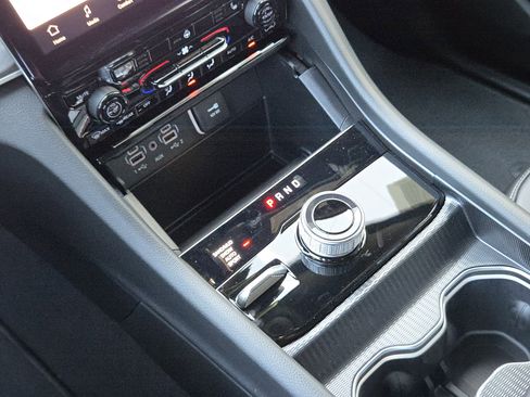 New 2025 Jeep Grand Cherokee L Limited w/ Black Appearance Package image 17