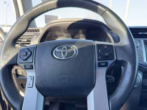Used 2017 Toyota 4Runner SR5 Premium image 9