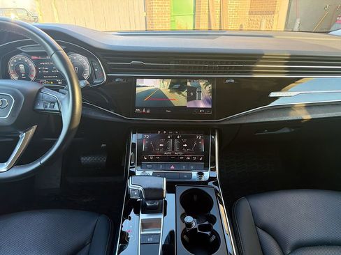 Used 2022 Audi Q8 Premium Plus image 21