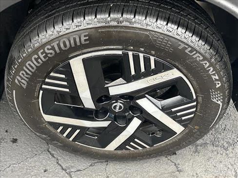 Certified 2025 Nissan Kicks SV image 22