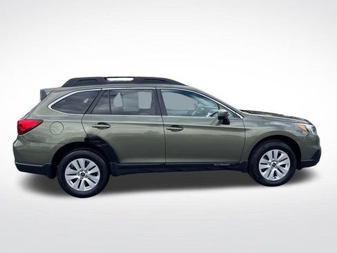 Used 2017 Subaru Outback 2.5i Premium w/ Popular Package #2 AWD/4WD image 6