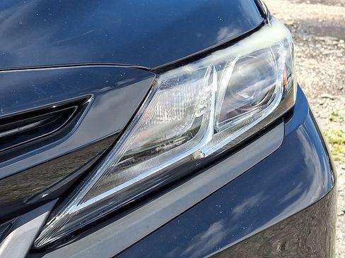 Used 2019 Toyota Camry SE FWD image 9