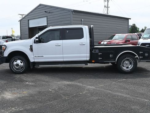Used 2020 Ford F350 Lariat w/ Lariat Value Package image 9