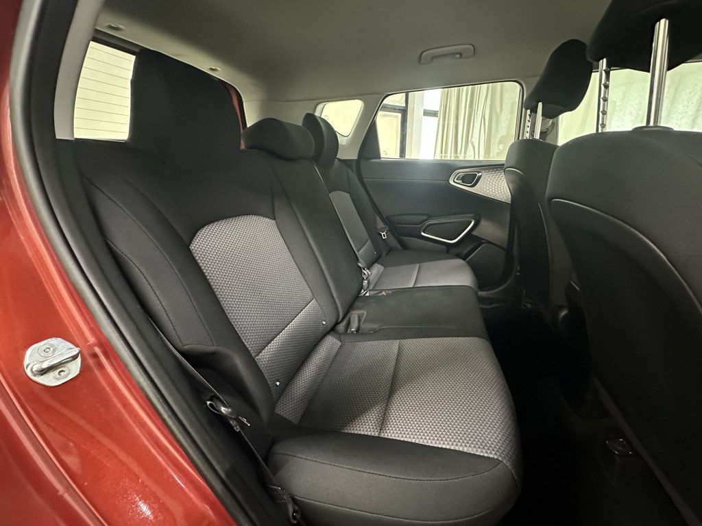 Used 2022 Kia Soul LX FWD image 16
