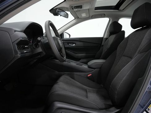 Used 2025 Honda Accord SE image 13