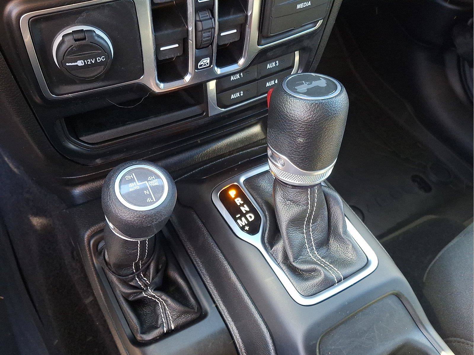Used 2022 Jeep Wrangler Unlimited Sahara w/ Cold Weather Group AWD/4WD image 12