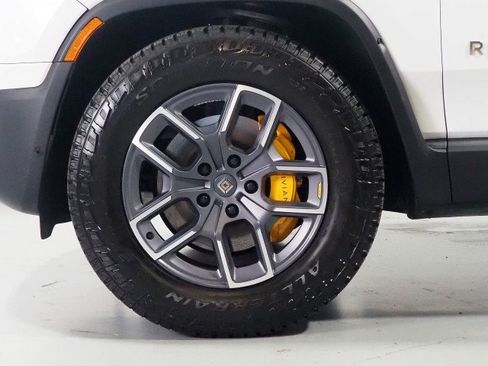 Used 2024 Rivian R1S AWD Adventure image 64
