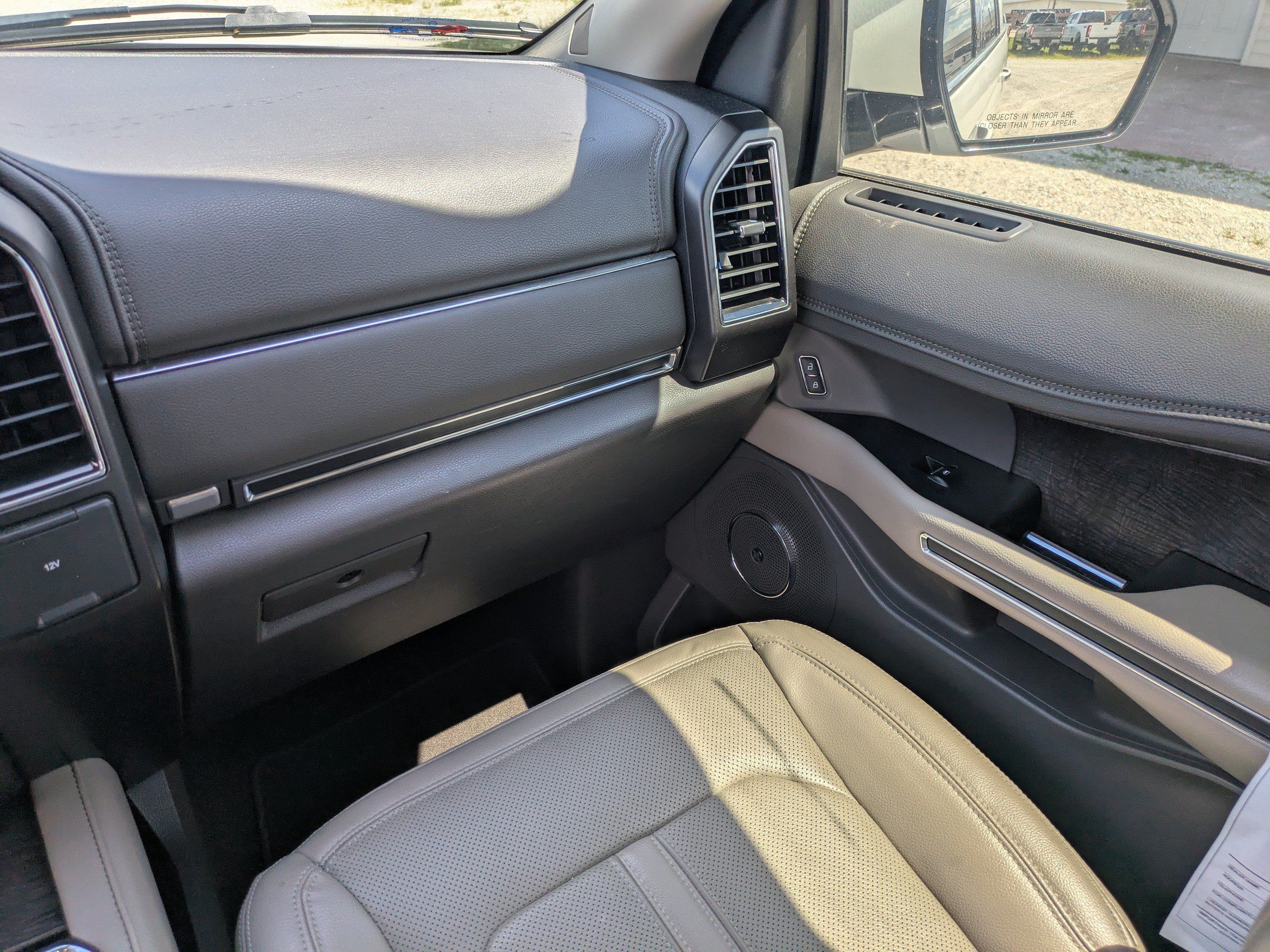 Used 2021 Ford Expedition Limited RWD image 16