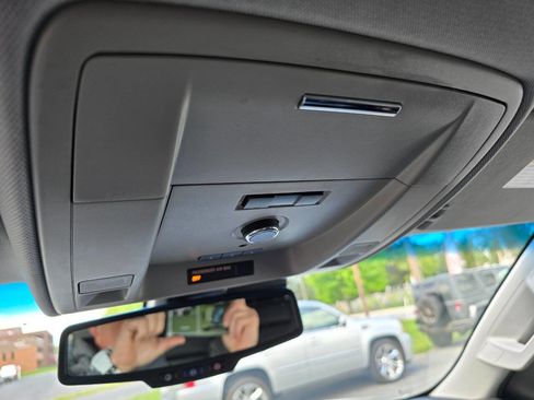 Used 2015 Chevrolet Tahoe LT image 22