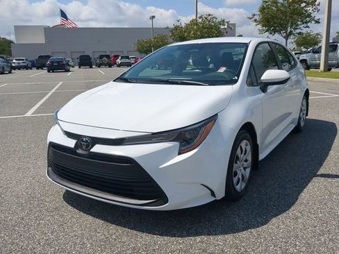 Used 2025 Toyota Corolla LE FWD image 8