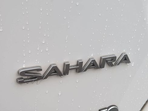 Used 2019 Jeep Wrangler Unlimited Sahara w/ Cold Weather Group AWD/4WD image 13
