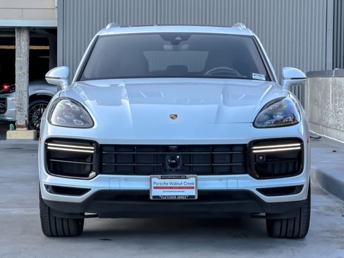 Used 2021 Porsche Cayenne Turbo S image 11