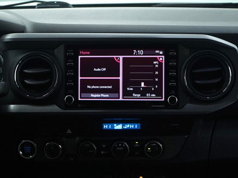 Used 2022 Toyota Tacoma TRD Sport image 14