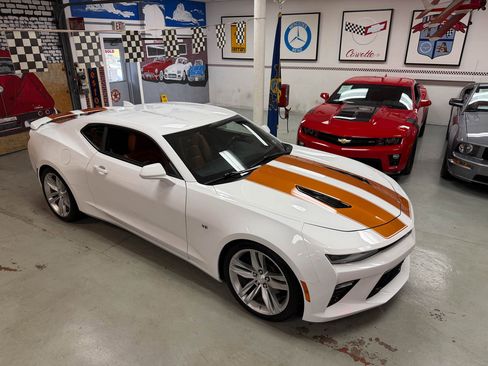Used 2016 Chevrolet Camaro SS image 4