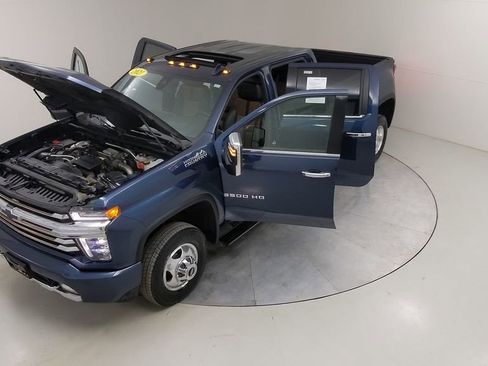 Used 2021 Chevrolet Silverado 3500 High Country image 60