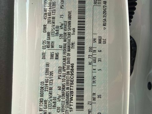 Used 2025 Ford F250 XLT image 33