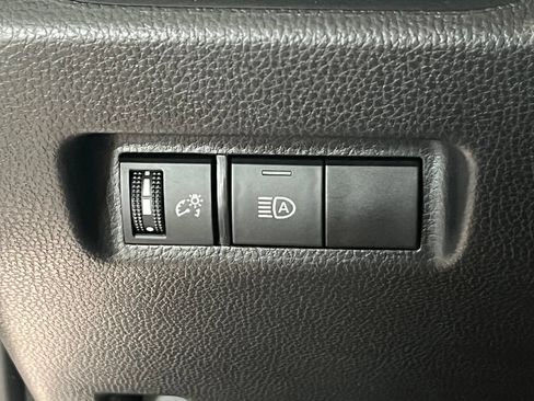 Used 2025 Toyota RAV4 LE AWD/4WD image 33