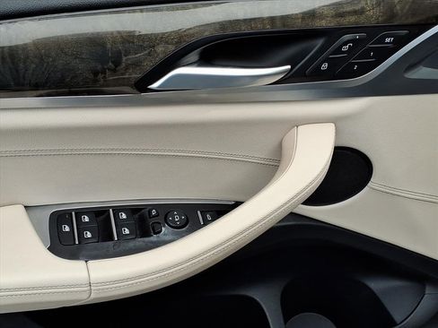 Used 2018 BMW X3 xDrive30i image 16