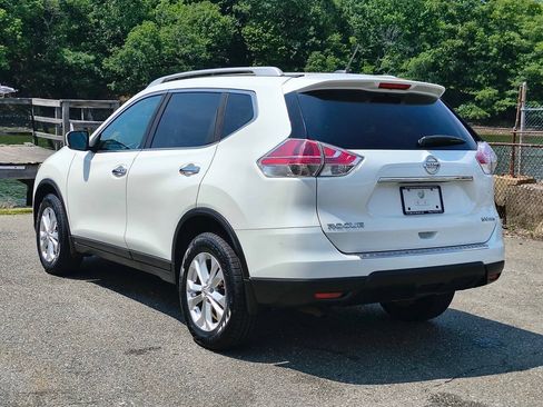 Used 2016 Nissan Rogue SV w/ SV Moonroof Package AWD/4WD image 5