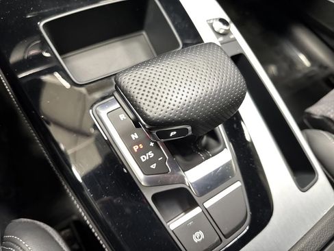 Used 2023 Audi Q5 e Prestige w/ Prestige Package image 23