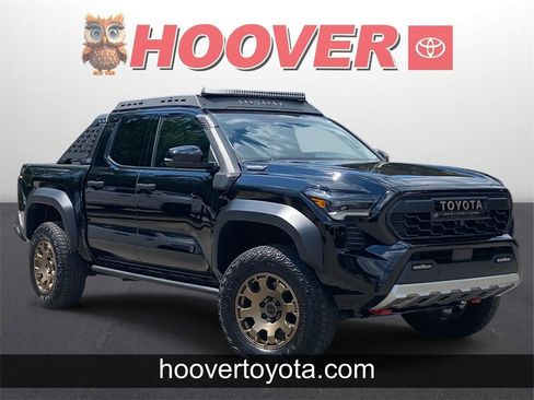 Used 2025 Toyota Tacoma Trailhunter image 1