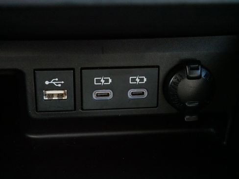 Certified 2024 Toyota Highlander XLE image 28