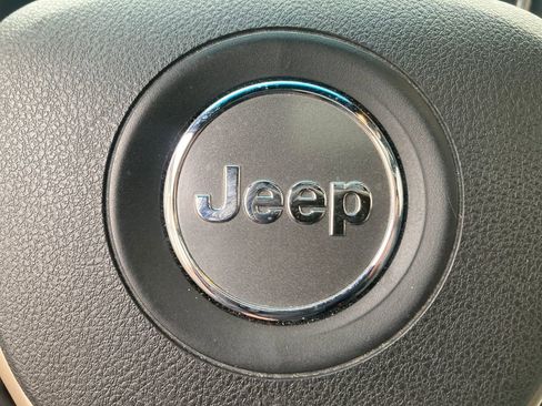 Used 2015 Jeep Grand Cherokee Limited image 26